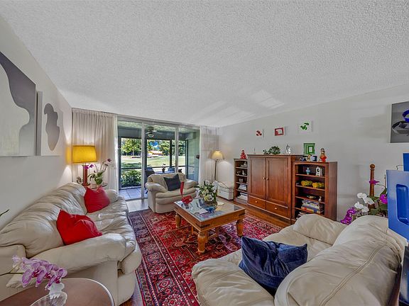 5th image of 901 W Cypress Lane #104