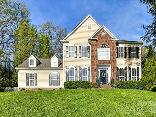 6301 Stoxmeade Dr, Mint Hill, NC 28227