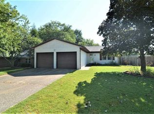 736 Bonnie View Dr, Evansville, IN 47715