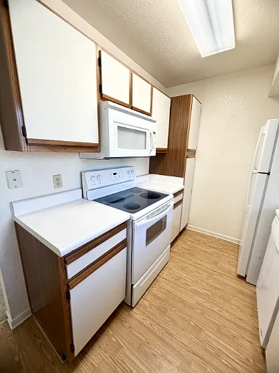 728 W San Antonio St #A — Photo 5