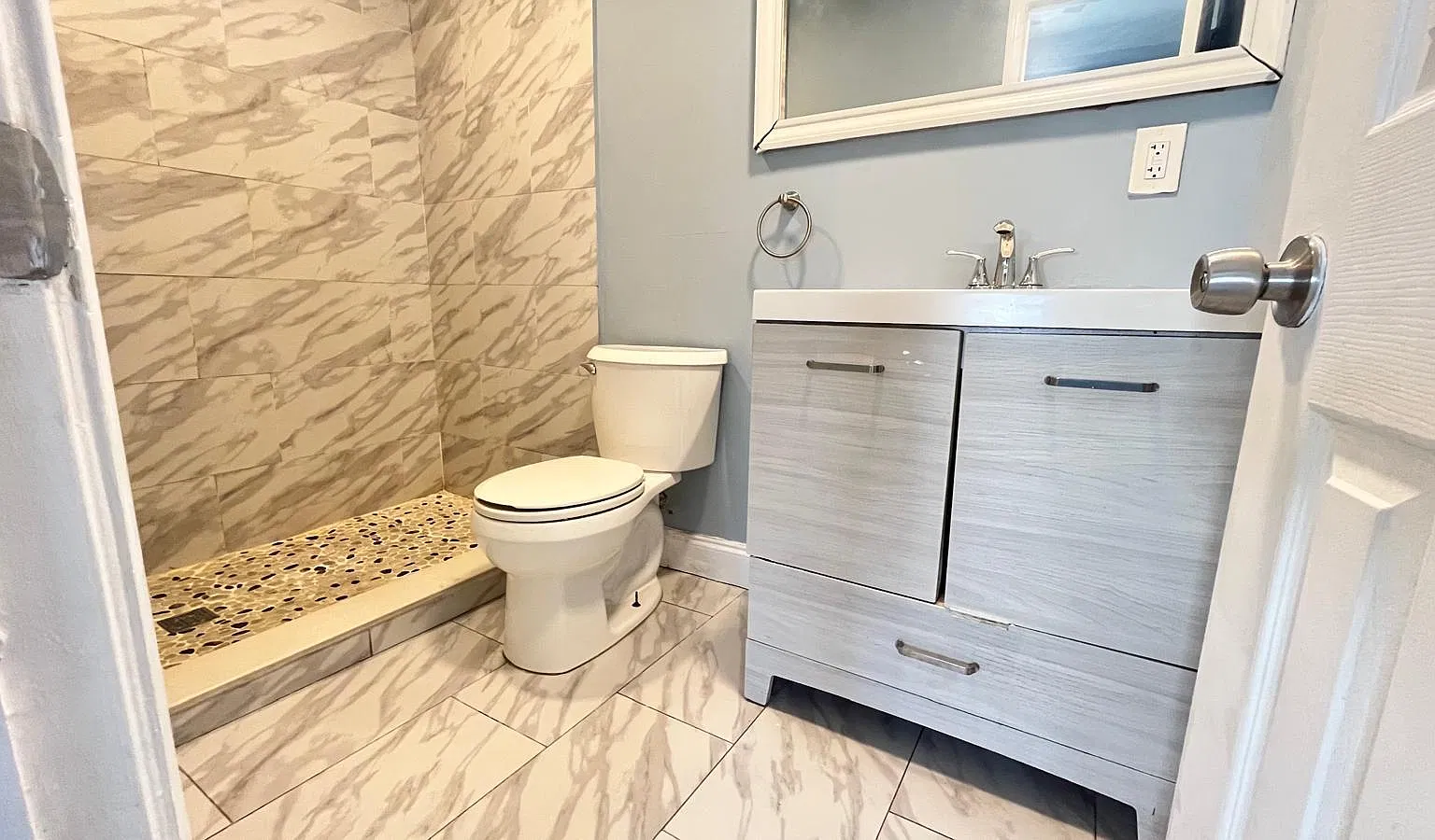 2 bed, 1.5 bath, 1000 sqft, $2,150 — Photo 2
