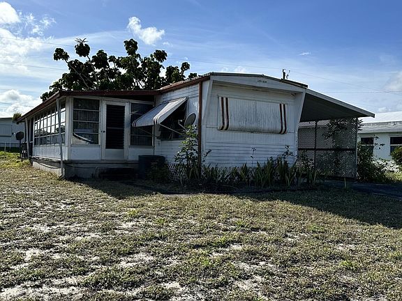 3rd image of 7480 SE Eagle Avenue
