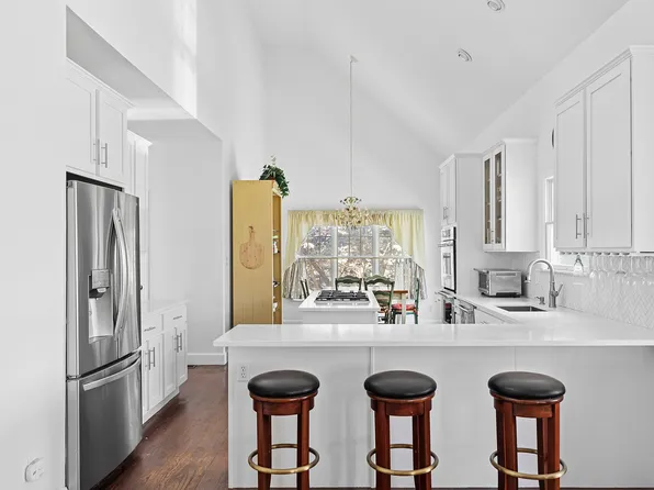 6 Covey Ct, East Hampton, NY 11937