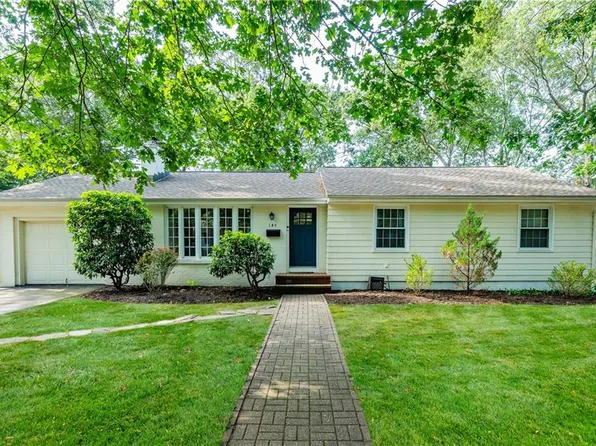 185 Brookhaven Rd, North Kingstown, RI 02852