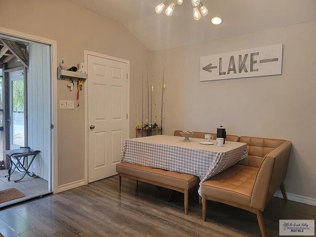 2 bed, 2.0 bath, 1200 sqft, $1,700 — Photo 4