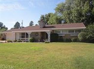 2004 Kemmer Ln, Bloomington, IL