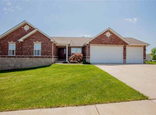 20 Crystal Meadow Ct, Wentzville, MO 63385