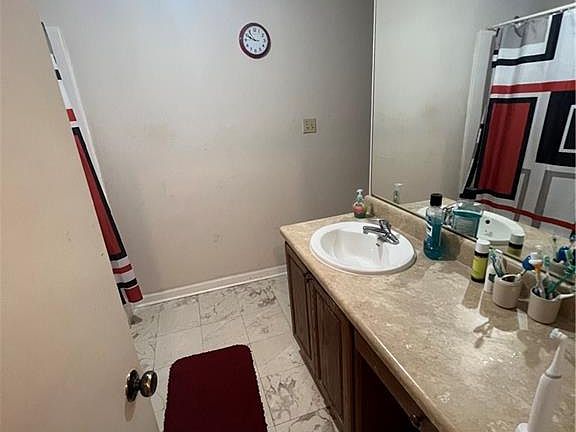 5th image of 620-632 Vouray Dr