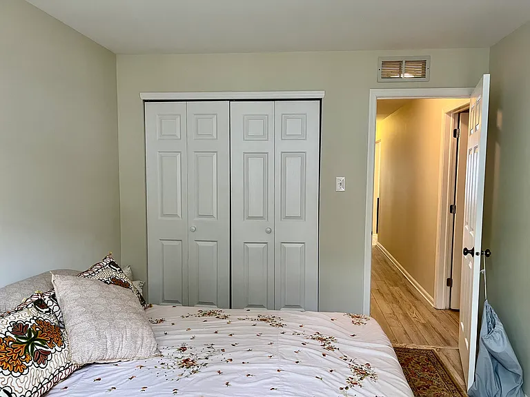 1891 Mansfield St — Photo 16