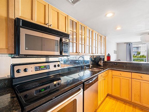 3rd image of 1000 West Ave APT 208