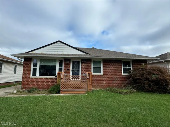 30321 Forest Grove Rd, Willowick, OH 44095