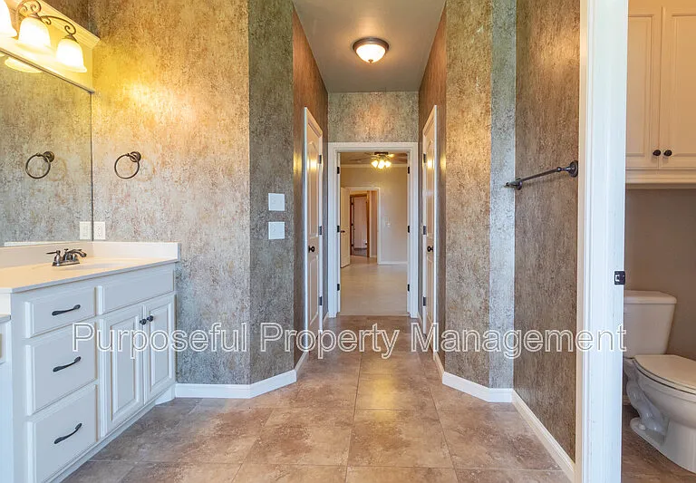 9008 NW 79th St — Photo 24