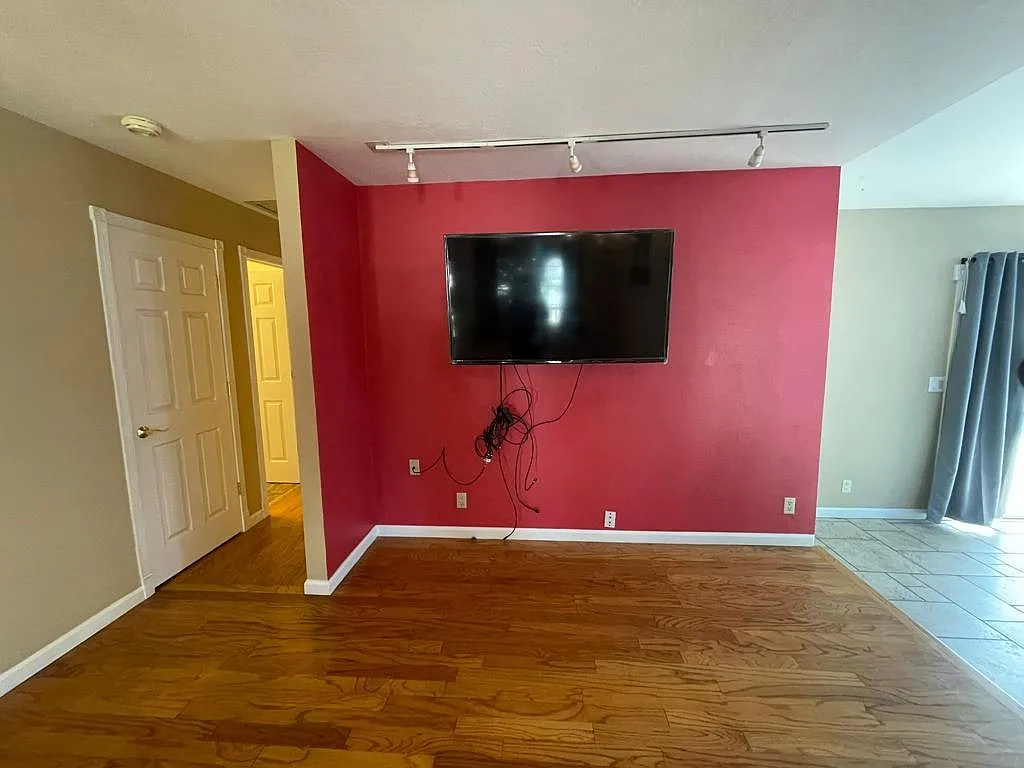 1877 Camacho Way — Photo 4