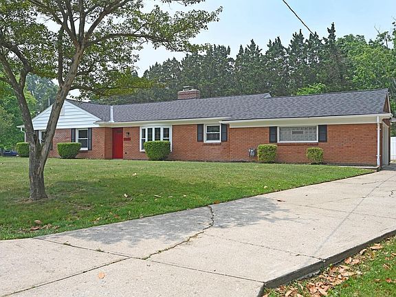 3rd image of 1028 Newcastle Dr