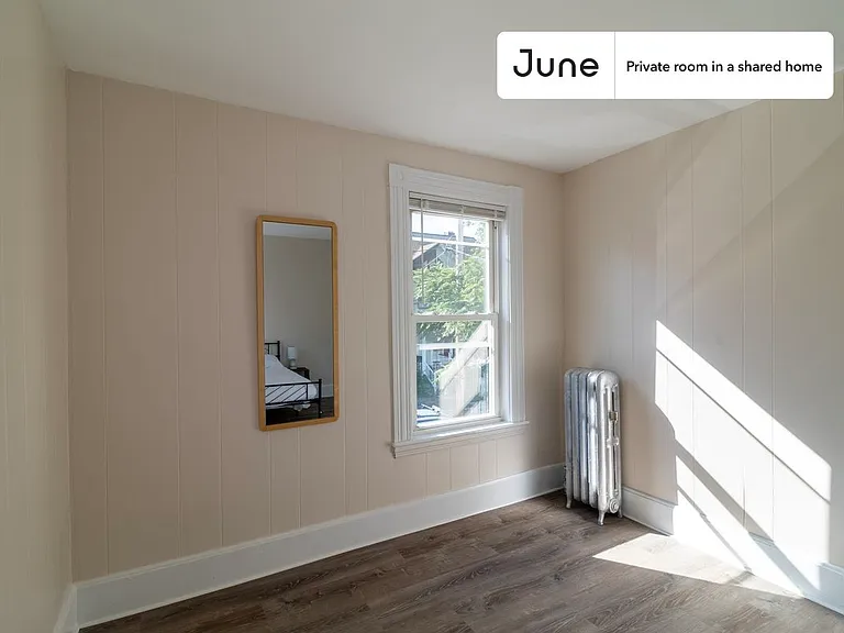 11A Islington St #E — Photo 4