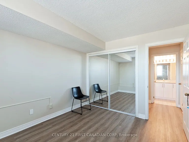 600 Talbot St #412 — Photo 31