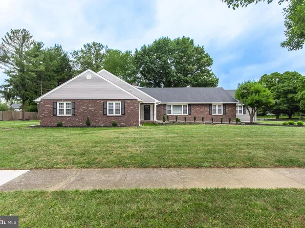 558 Sentinel Rd, Moorestown, NJ 08057