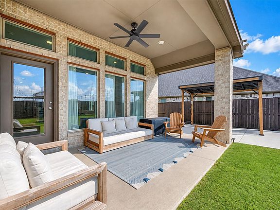 4th image of 6907 Myrtle Dr