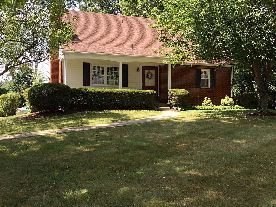 1st image of 232 Chaucer Dr