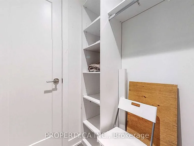80 Vanauley St #315 — Photo 17