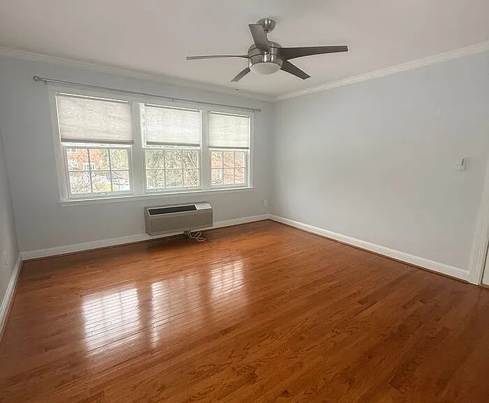 1814 W Abingdon Dr #202 — Photo 2