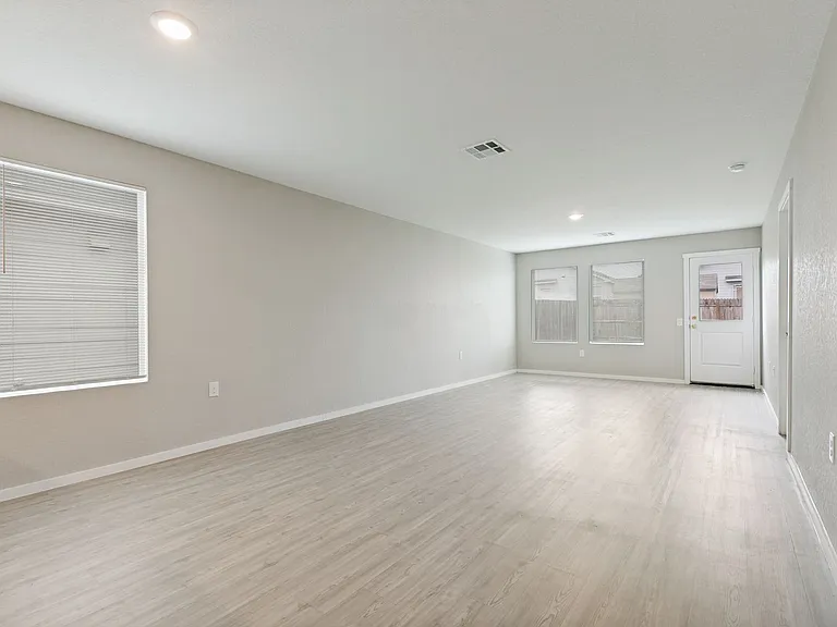 11838 Flying Aces Rd — Photo 5