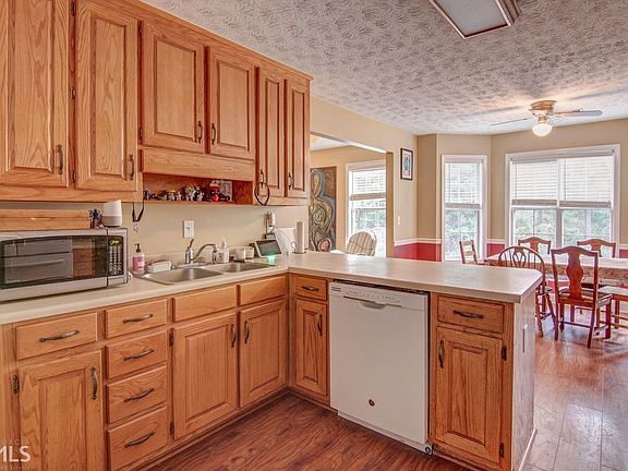 5th image of 900 Scenic Lake Dr