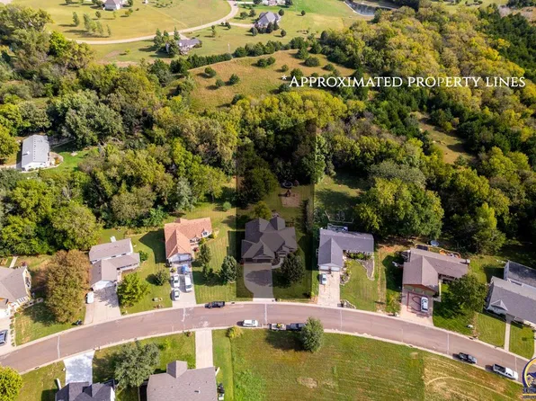 1219 N Pawnee Dr, Saint Marys, KS 66536