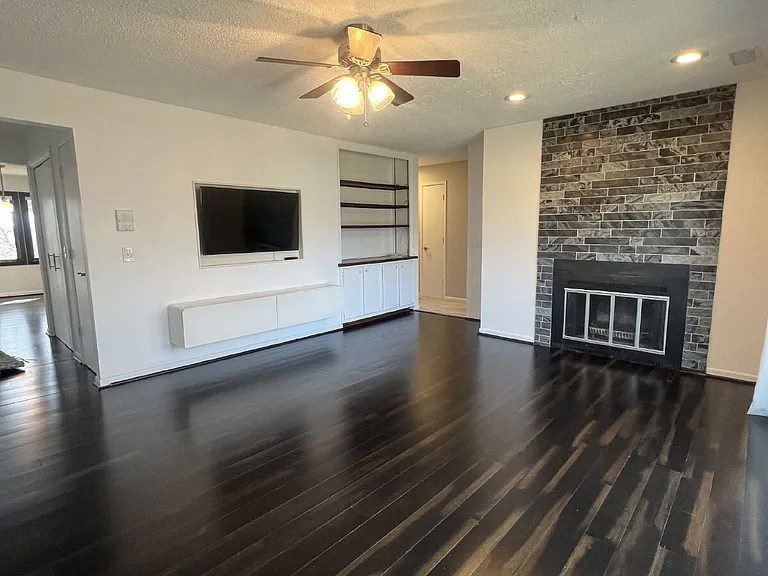 9309 Sandler Dr #5 — Photo 12