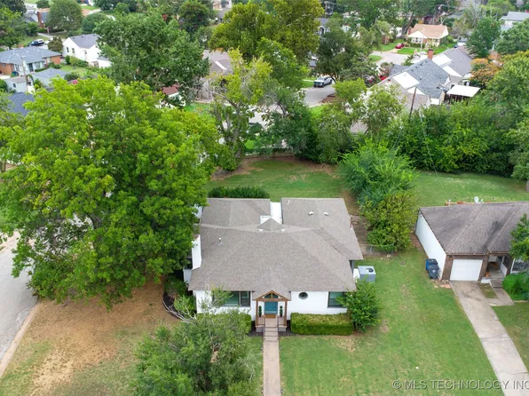 2207 S Delaware Ct, Tulsa, OK 74114