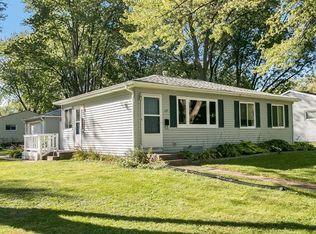 617 Brookside Dr, Iowa City, IA