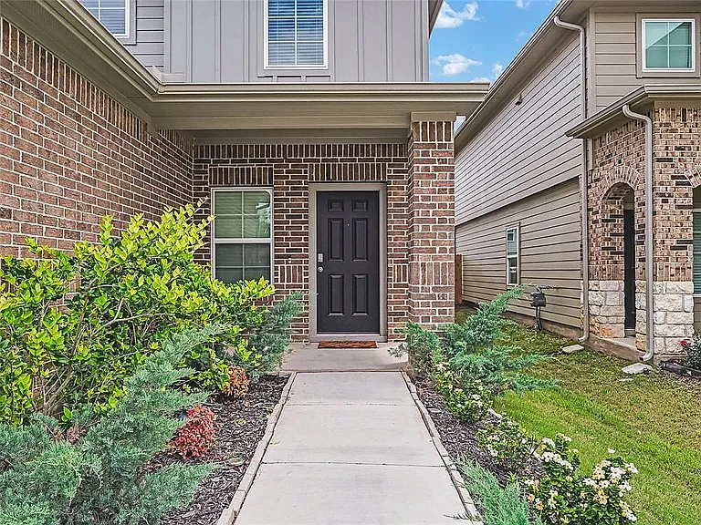 383 Sickle Loop — Photo 2