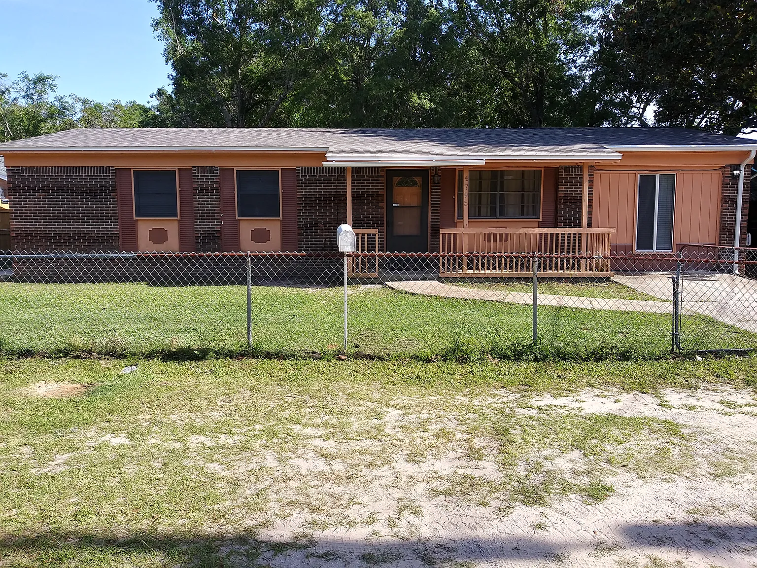 4 bed, 1400 sqft, $1,800 — Photo 3