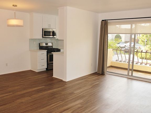 3rd image of 12340 Rochester Ave #101