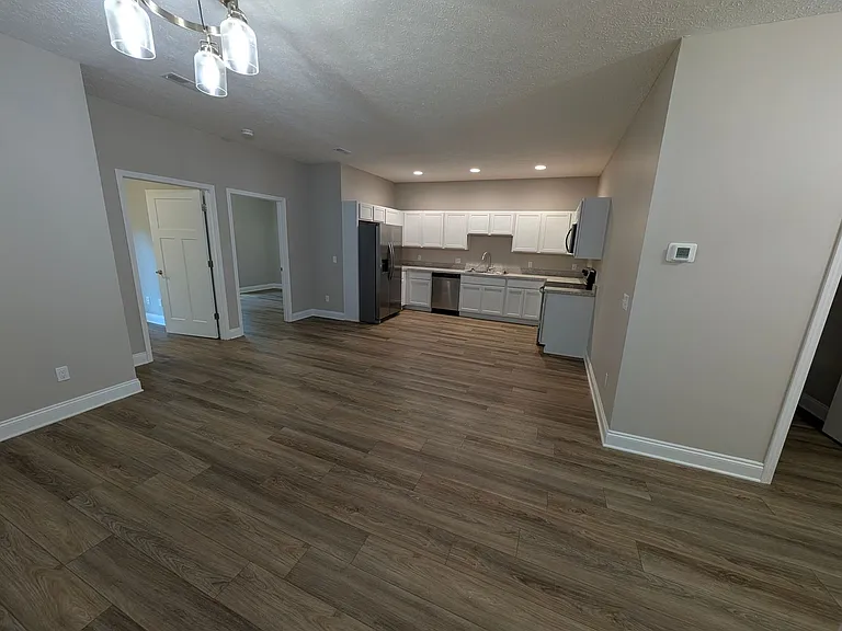 638 Treadway Blvd — Photo 10