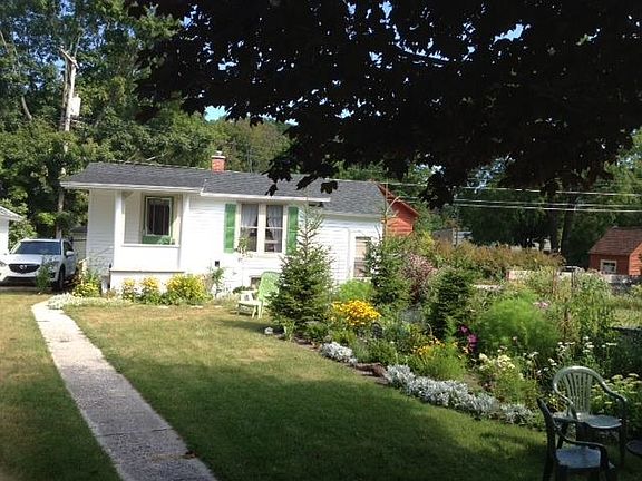 3rd image of 517 Forest Ave