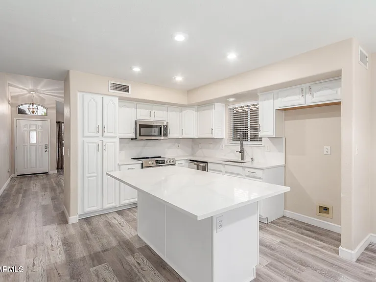 12545 W Cambridge Ave — Photo 13