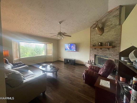 5th image of 757 Whippoorwill Cir