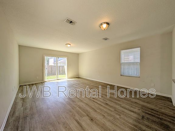 4th image of 9020 Eaton Ave