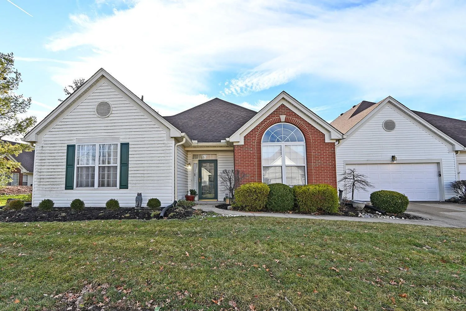 704 Traverse Creek Dr photo 1