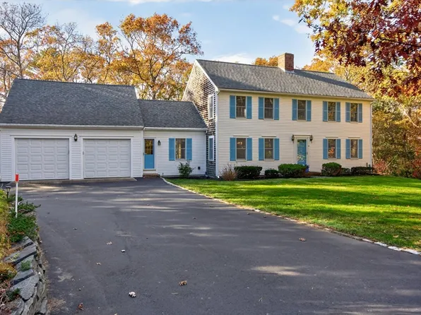 14 Village Dr, East Sandwich, MA 02537