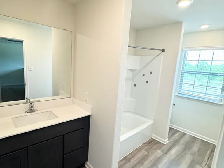 752 Saratoga Dr — Photo 15