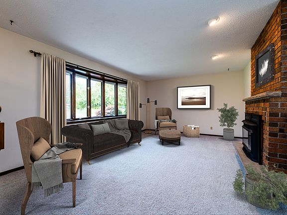 4th image of 11105 Evergreen Dr