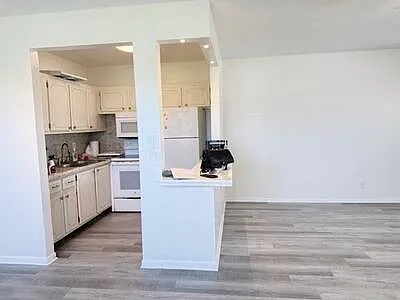 164 Easthampton G #164 — Photo 3