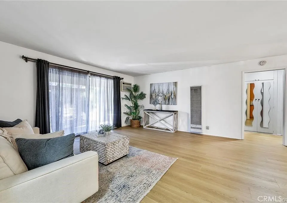 11138 Aqua Vista St #9