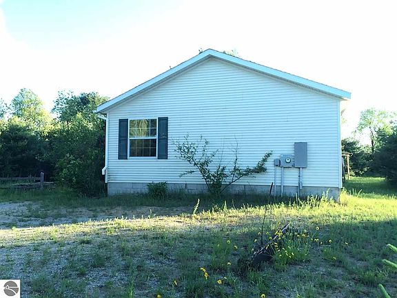 2nd image of 1890 Sleepy Hollow Ln
