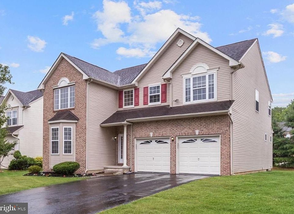 1st image of 20 Doolin Bay Dr
