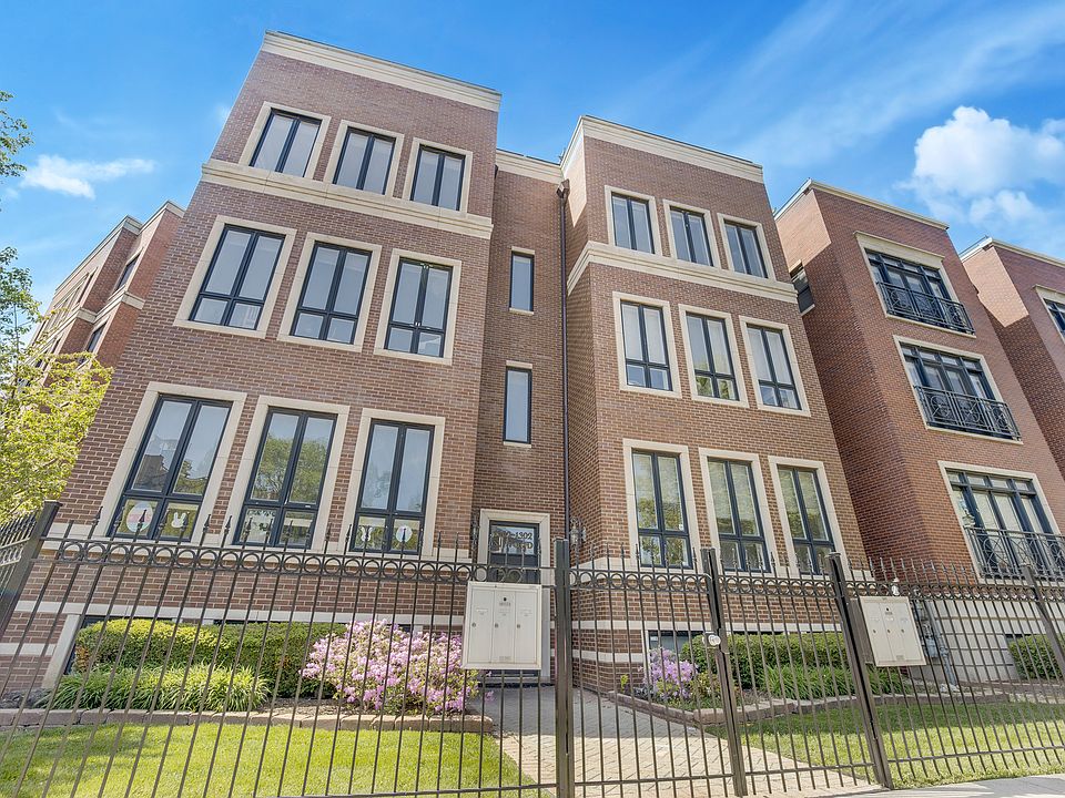 1st image of 1300 N Wood St Unit 3W