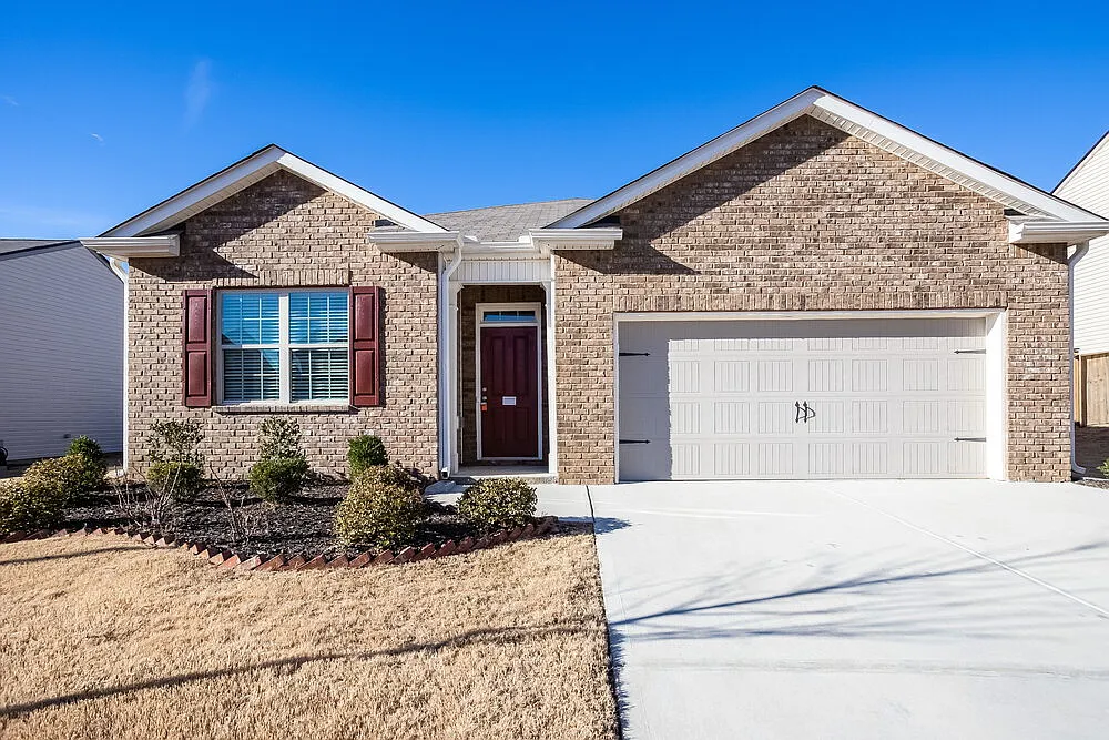 4 bed, 2.0 bath, 1835 sqft, $2,920 — Photo 1