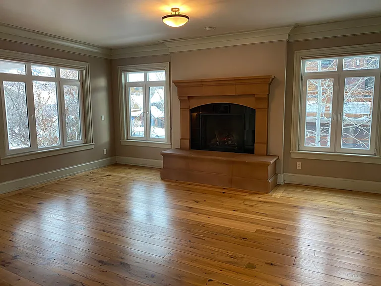 821 Broad St — Photo 6